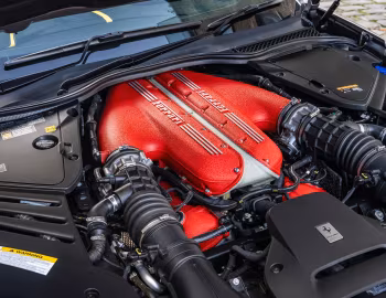 Под капотом Ferrari 812 Competizione [UK-spec] '2021–н.в.