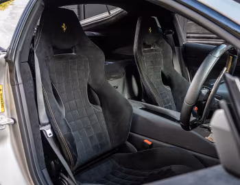 Интерьер Ferrari 812 Competizione [UK-spec] '2021–н.в.
