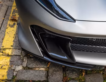 Ferrari 812 Competizione [UK-spec] '2021–н.в.