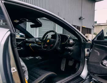 Интерьер Ferrari 812 Competizione [Asia RHD] '2021–н.в.