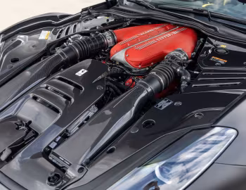 Sous la capuche Ferrari 812 Competizione [North America] '2021–pr.