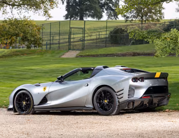 Ferrari 812 Competizione A [UK-spec] '2021–pr.