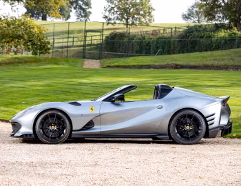 Ferrari 812 Competizione A [UK-spec] '2021–pr.