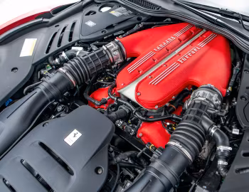 Sous la capuche Ferrari 812 Competizione A [North America] '2021–pr.