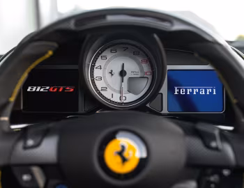 Tableau de bord Ferrari 812 GTS Tailor Made "inspired by raw aluminum" (#271222) '09.2021