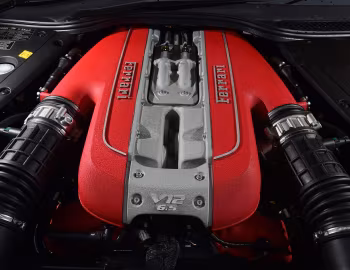 发动机舱 Ferrari 812 Superfast [UK-spec] '2017–21