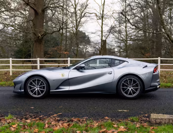 Ferrari 812 Superfast [UK-spec] '2017–21