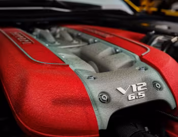 Sous la capuche Ferrari 812 Superfast Tailor Made "Tricolore" (#236573) '2018