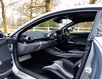 Интерьер Ferrari 812 Superfast [UK-spec] '2017–21