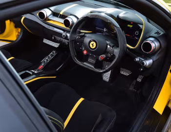 内饰 Ferrari 812 Superfast [UK-spec] '2017–21