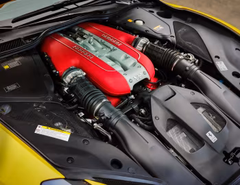 Sous la capuche Ferrari 812 Superfast Tailor Made "Tricolore" (#236573) '2018