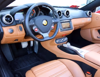 Интерьер Ferrari California 30 '2012–14