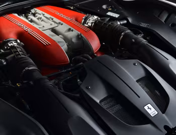 Под капотом Ferrari F12tdf [UK-spec] '2016–17