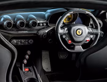 中控台 Ferrari F12tdf Tailor Made [UK-spec] '2016–17