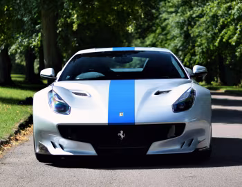 Ferrari F12tdf Tailor Made [UK-spec] '2016–17