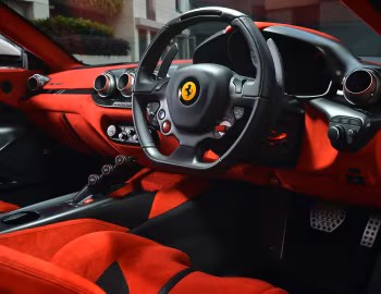 Интерьер Ferrari F12tdf [UK-spec] '2016–17