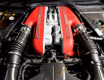 Под капотом Ferrari F12tdf Tailor Made [UK-spec] '2016–17