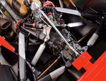 Sous la capuche Ferrari F300 (649) '1998