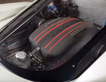 Sous la capuche Ferrari FXX Evoluzione (#145369) '2007