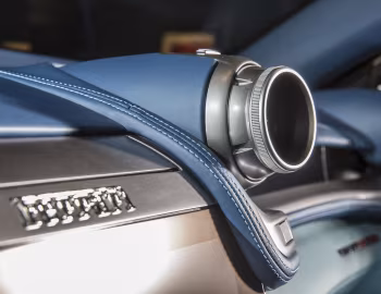 Intérieur Ferrari GTC4Lusso "AZZURA" by Garage Italia Customs '2017