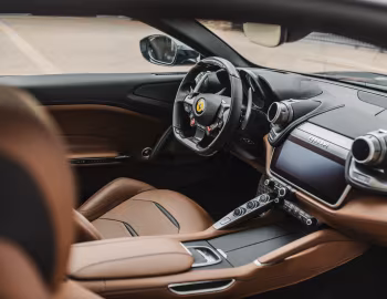 Interior Ferrari GTC4Lusso [North America] '2016–20