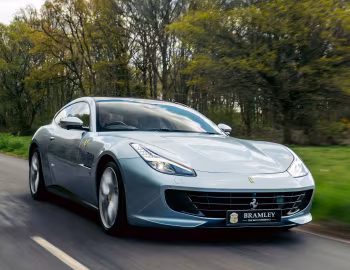 Ferrari GTC4Lusso [UK-spec] '2016–20