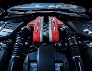 Sous la capuche Ferrari GTC4Lusso [Japan] '2016–20