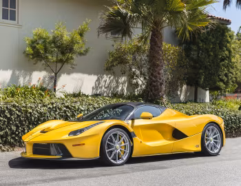 LaFerrari Aperta [North America] '2016–17
