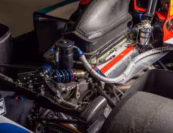 Sous la capuche Ferrari F333 SP (#023) '1998