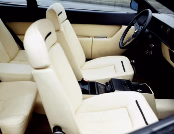 Интерьер Ferrari Mondial 8 '1980–82