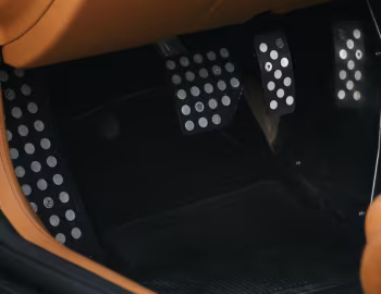 Интерьер Novitec Rosso Ferrari 599 GTB Fiorano Bi-Kompressor V12 '2008–12