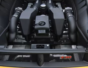 Под капотом Novitec Rosso Ferrari 430 Scuderia "Edizione 747" '2009