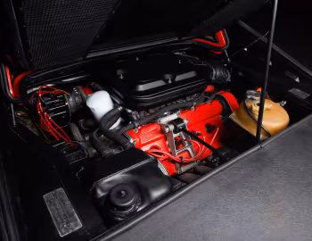 Sous la capuche Ferrari 308 GTB Steel [Worldwide] '06.1977–08.1980