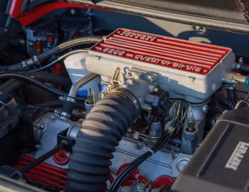Sous la capuche Ferrari 328 GTB [UK-spec] '1985–89