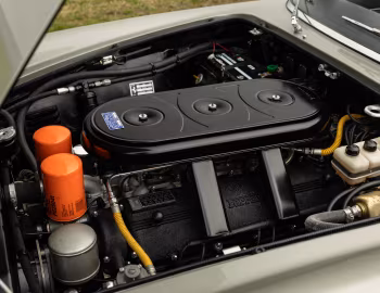 Sous la capuche Ferrari 330 GTS (#10689) '1967