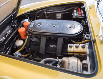 Sous la capuche Ferrari 330 GTS (#10817) '1967