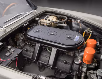 Sous la capuche Ferrari 330 GTS (#10689) '1967