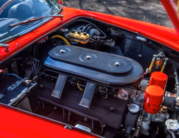 Sous la capuche Ferrari 330 GTS (#09369) '01.1967