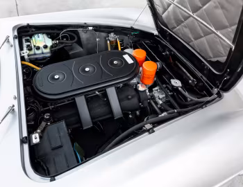 Sous la capuche Ferrari 330 GTS (#11027) '02.1968