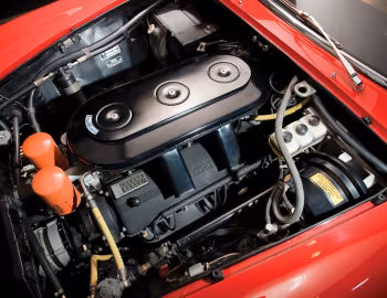 Sous la capuche Ferrari 330 GTS (#09199) '10.1966
