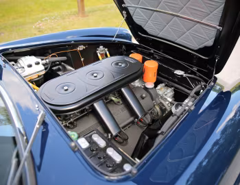 Sous la capuche Ferrari 330 GTS (#10719) '1967