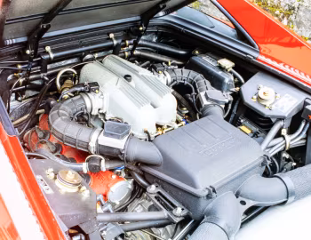 Sous la capuche Ferrari 348 tb [Worldwide] '1989–93