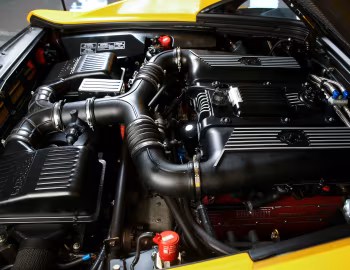 Bajo el capó Ferrari 355 F1 GTS [North America] '1997–99