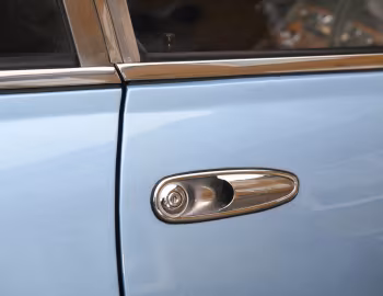 Ferrari 365 GT4 2+2 [UK-spec] '1972–76