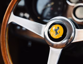 Logo Ferrari 365 GT 2+2 [France] '1968–70