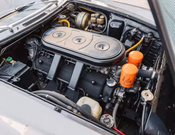 Sous la capuche Ferrari 365 GT 2+2 [France] '1968–70