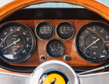 Tableau de bord Ferrari 365 GT 2+2 [France] '1968–70