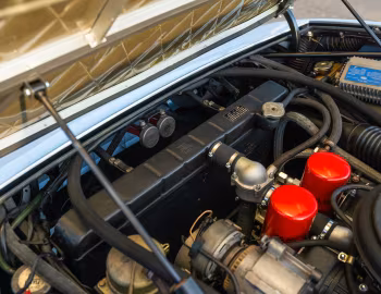 Sous la capuche Ferrari 365 GTS/4 "Daytona" [North America] (#14779) '11.1971