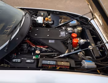 Sous la capuche Ferrari 365 GTS/4 "Daytona" [North America] (#14779) '11.1971