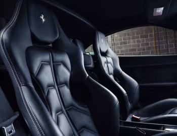 Интерьер Ferrari 458 Italia [UK-spec] '2010–15